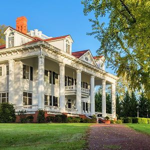 The Twelve Oaks Bed & Breakfast